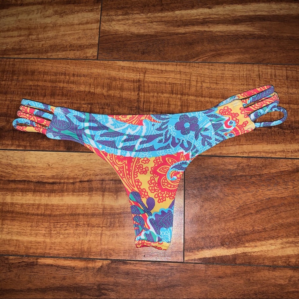 SOLD❌ Midori Bikini Tavarua Bottoms